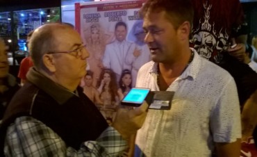 Roberto Peña encabeza el espectáculo La revista está en el Victoria