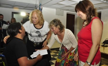 Nuevos vecinos recibieron el Fondo Municipal de Promoción y Estímulo de Emprendimientos Productivos “FOMEPRO”