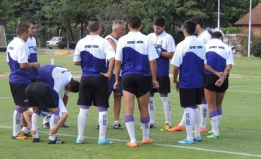 LOS JUGADORES DE VILLA DÀLMINE ANALIZAN EL PARTIDO FRENTE A TRISTÀN SUÀREZ