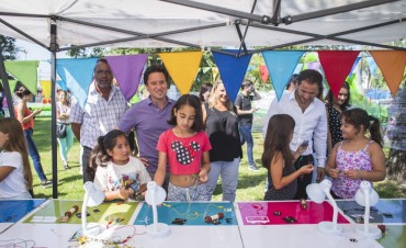 El ministro de Educación de la Provincia cerró en Campana el programa “Escuelas Abiertas en Verano”