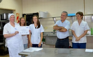 Reconocen a empleadas municipales que participaron de un curso sobre Manipulación de alimentos