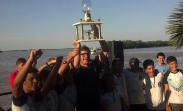 Remo El equipo promocional de Campana Boat Club correrá el domingo en Rosario