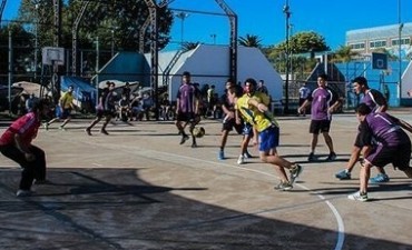 Los equipos de handball de Campana Boat Club lideran en la Femebal