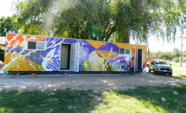 Betiana Rouch, Patricia Solís y Rocío García: Autoras del Mural de la Nueva Oficina de Información Turística