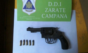 Detienen a un motochorro que portaba arma de fuego