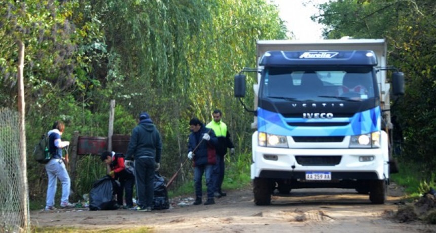 Otamendi: vecinos del barrio organizaron una jornada de limpieza