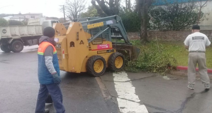 Para evitar anegamientos, se solicita no arrojar residuos y restos de poda a la calle