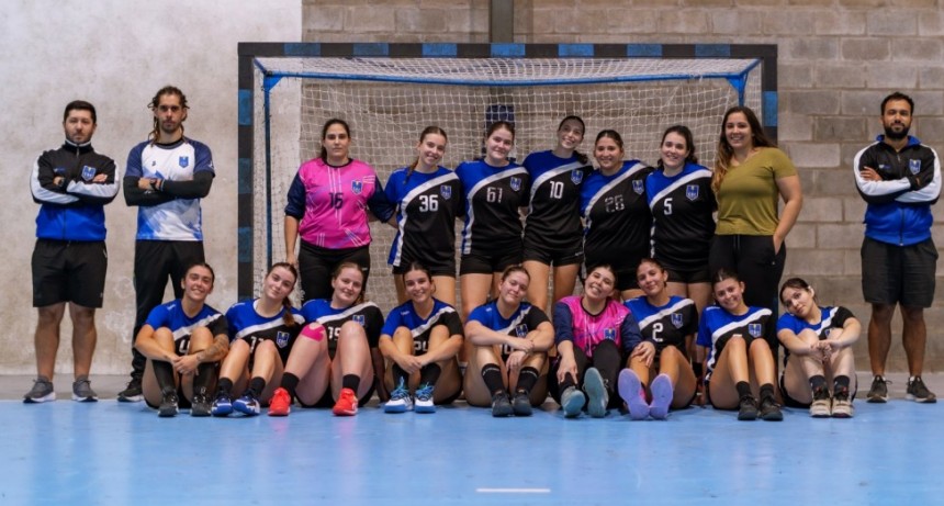 Triunfo del femenino mayor de Handball del Boat club ante Escobar