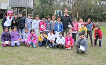 En un jornada llena de sorpresas y actividades, el Municipio festejó el DÃa del Niño con los chicos de la isla
