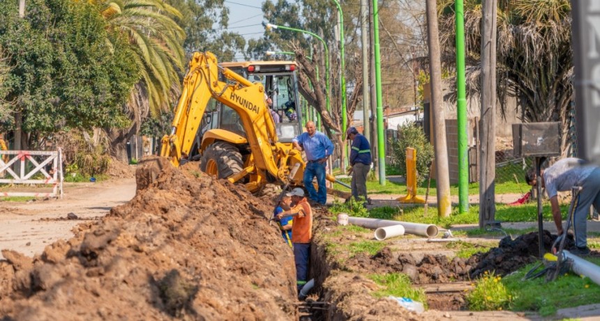 Las Campanas: el Intendente supervisó el desarrollo de las obras de cloacas