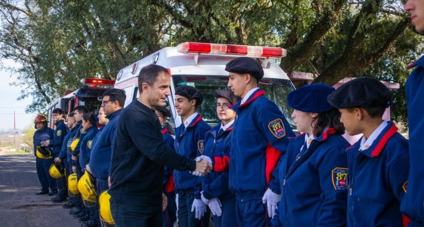 El Intendente acompañó el acto por el 75° aniversario de la Asociación de Bomberos Voluntarios