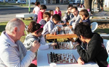 Se realizará un Torneo Escolar y las “Simultaneas de Ajedrez”