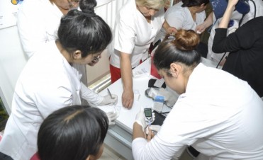 Más de 150 vecinos pudieron realizarse un control nutricional gratuito en el hospital
