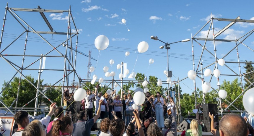 El HCD acompañó la tradicional suelta de globos de Madres Unidas de Campana