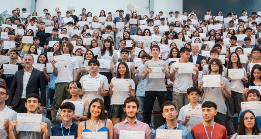 Becas Roberto Rocca: más de 400 estudiantes de Campana y Zárate reconocidos por su mérito