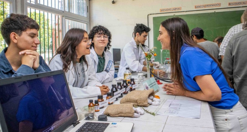 Elisa Abella visitó la “Expo Técnica 2024” de la Escuela Luciano Reyes