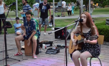 Este domingo el “Camping Artístico” regresa a la Plaza Eduardo Costa