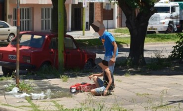 &ldquo;La desidia municipal nos expone a encontrar chicos jugando en aguas servidas&rdquo;
