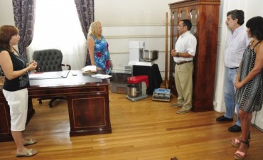 El Centro de Formaci&oacute;n Profesional N&deg;401 recibi&oacute; equipamiento de cocina 
