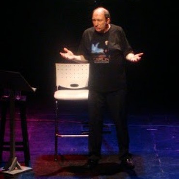 Humor: Adri&aacute;n Stoppelman y sus mon&oacute;logos radiales en teatros de  la costa atl&aacute;ntica