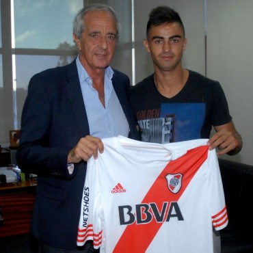Gonzalo Mart&iacute;nez firm&oacute; por cuatro a&ntilde;os con River