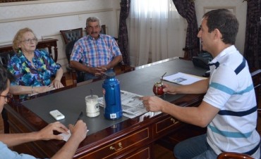 Abella recibi&oacute; a la presidenta del centro de jubilados &ldquo;Ilusi&oacute;n de la tercera edad&rdquo;