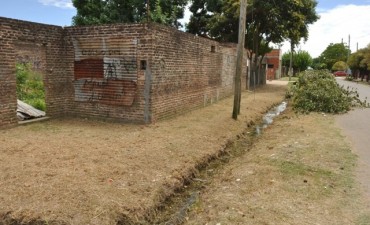 Contin&uacute;an los trabajos de mantenimiento integral en el barrio Lubo 