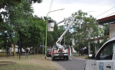 El Municipio mejor&oacute; la iluminaci&oacute;n de la plaza del B&deg; D&aacute;lmine Nuevo
