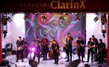 UN DOMINGO CON M&Uacute;SICA TROPICAL en ESPACIO CLARIN