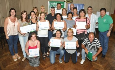 Se entregaron los diplomas a los empleados municipales que se capacitaron en Seguridad e Higiene