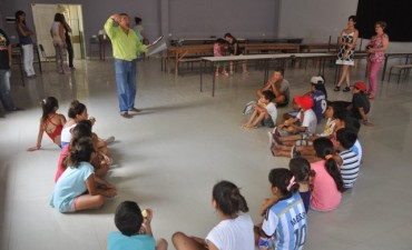 La Biblioteca P&uacute;blica sigue acercando la lectura a los ni&ntilde;os