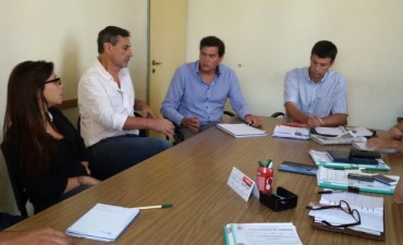 Ante el bloque Cambiemos, Chevallier se comprometi&oacute; a readecuar sus servicios y sumar coches