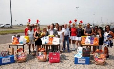 Tradicional agasajo :El Intendente Municipal recibi&oacute; a los Primeros Turistas del 2017 llegados a Mar del Plata
