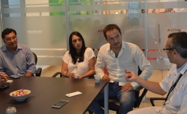 El Intendente acompa&ntilde;&oacute; la entrega de una importante donaci&oacute;n de Honda a instituciones educativas