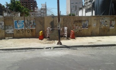Avda. Rocca: el Municipio limpi&oacute; la vereda donde se produjo el derrumbe de la obra