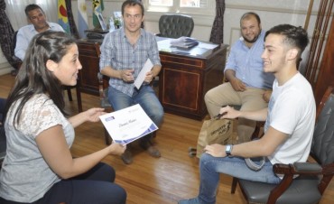 El Intendente entreg&oacute; un subsidio al nadador Daniel Mu&ntilde;oz 