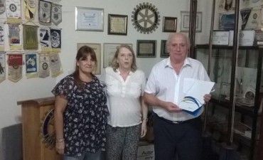 Rotary Club Campana hizo entrega de dos camas ortop&eacute;dicas a la Asociaci&oacute;n de Jubilados 23 de Diciembre 