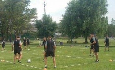 Facundo Arg&uuml;ello confirm� los primeros dos amistosos de  Villa D&aacute;lmine