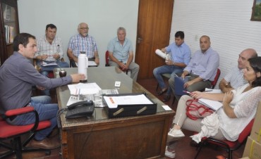 Abella se reuni&oacute; funcionarios de Provincia para tratar temas que preocupan al sector isle&ntilde;o