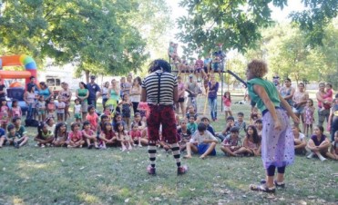 Cerca Tuyo llev&oacute; m&uacute;sica y recreaci&oacute;n a Otamendi