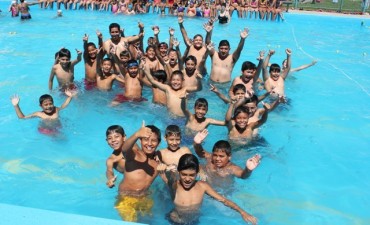 La Colonia Municipal Integradora contin&uacute;a con d&iacute;as de sol, pileta y mucha diversi&oacute;n