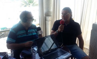 Fabio Cuggini en el m&oacute;vil de Radio City Campana en Mar del Plata