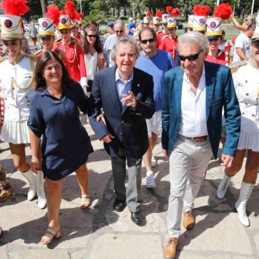 Con una placa aleg&oacute;rica en la Plaza del Milenio Mar del Plata homenaje&oacute; a Carlitos Bal&aacute;