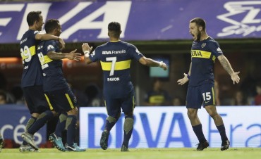 Boca Juniors venci&oacute; a Col&oacute;n de Santa Fe por 2 a 0