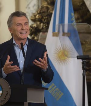 El Presidente anunci� que los familiares de funcionarios que deber&aacute;n dejar el gobierno