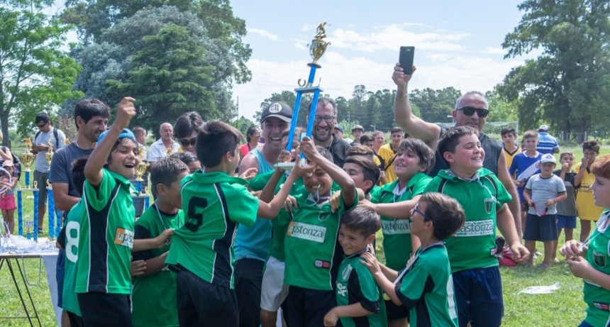 M&aacute;s de 700 chicos participaron del torneo de la Liga Infantil de F&uacute;tbol