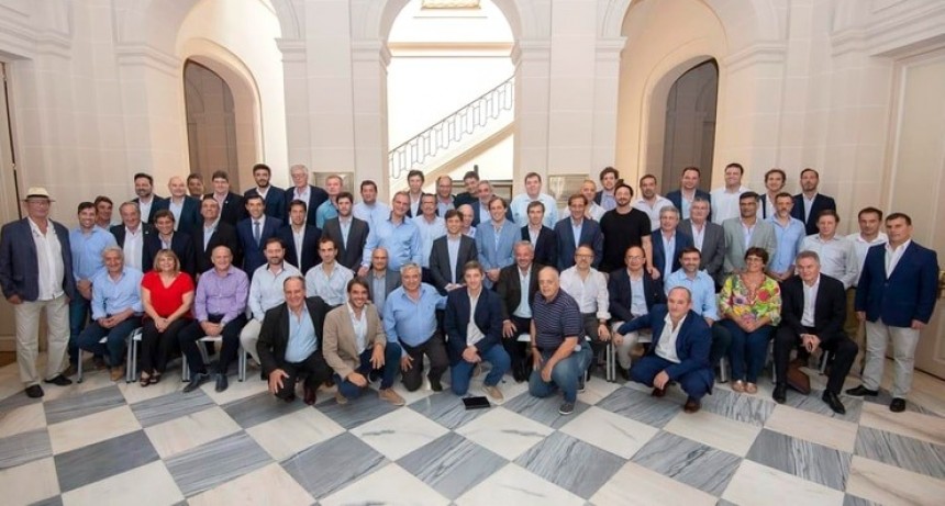 Abella e intendentes opositores se reunieron con Kiciloff