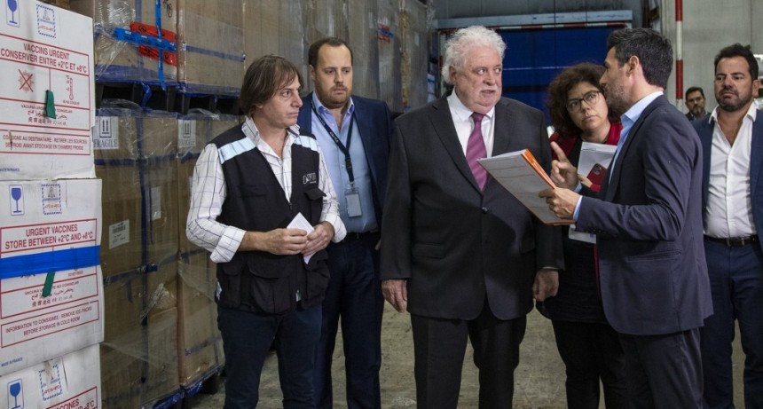 GIN&Eacute;S GONZ&Aacute;LEZ GARC&Iacute;A PRESENCI&Oacute; EL OPERATIVO POR EL QUE SE LIBERAR&Aacute;N M&Aacute;S DE 12 MILLONES DE DOSIS DE VACUNAS QUE ESTABAN EN LA ADUANA