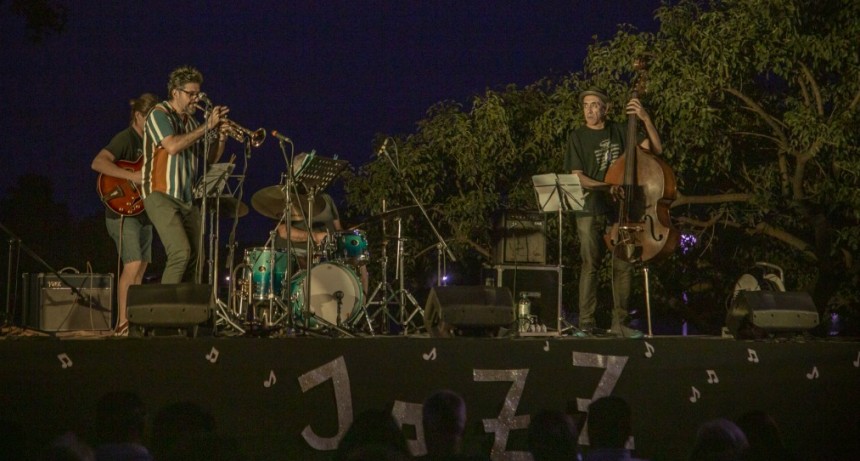 Al ritmo del jazz, Campana vivi&oacute; una noche m&aacute;gica junto al r&iacute;o