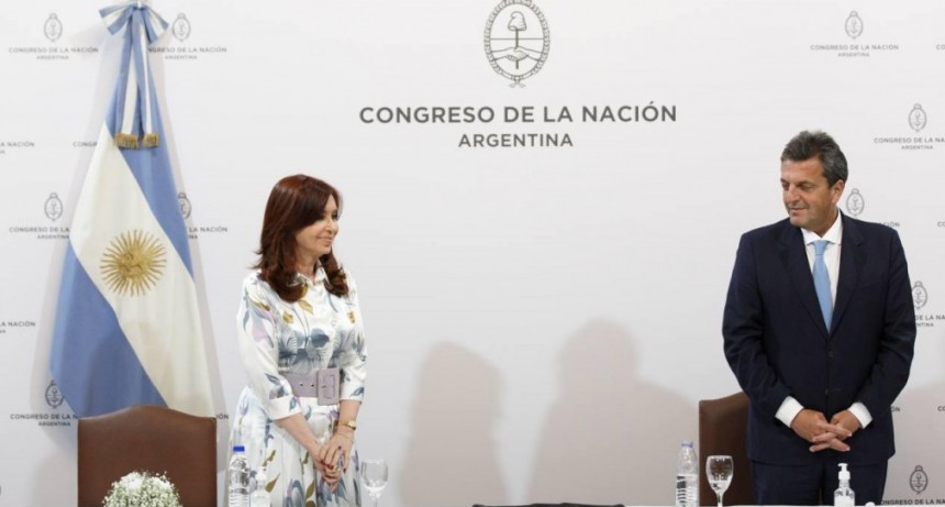 LA BICAMERAL DE CONTROL DE LOS ORGANISMOS DE INTELIGENCIA ENTREGÓ A CRISTINA FERNÁNDEZ DE KIRCHNER Y A SERGIO MASSA SU INFORME SEMESTRAL